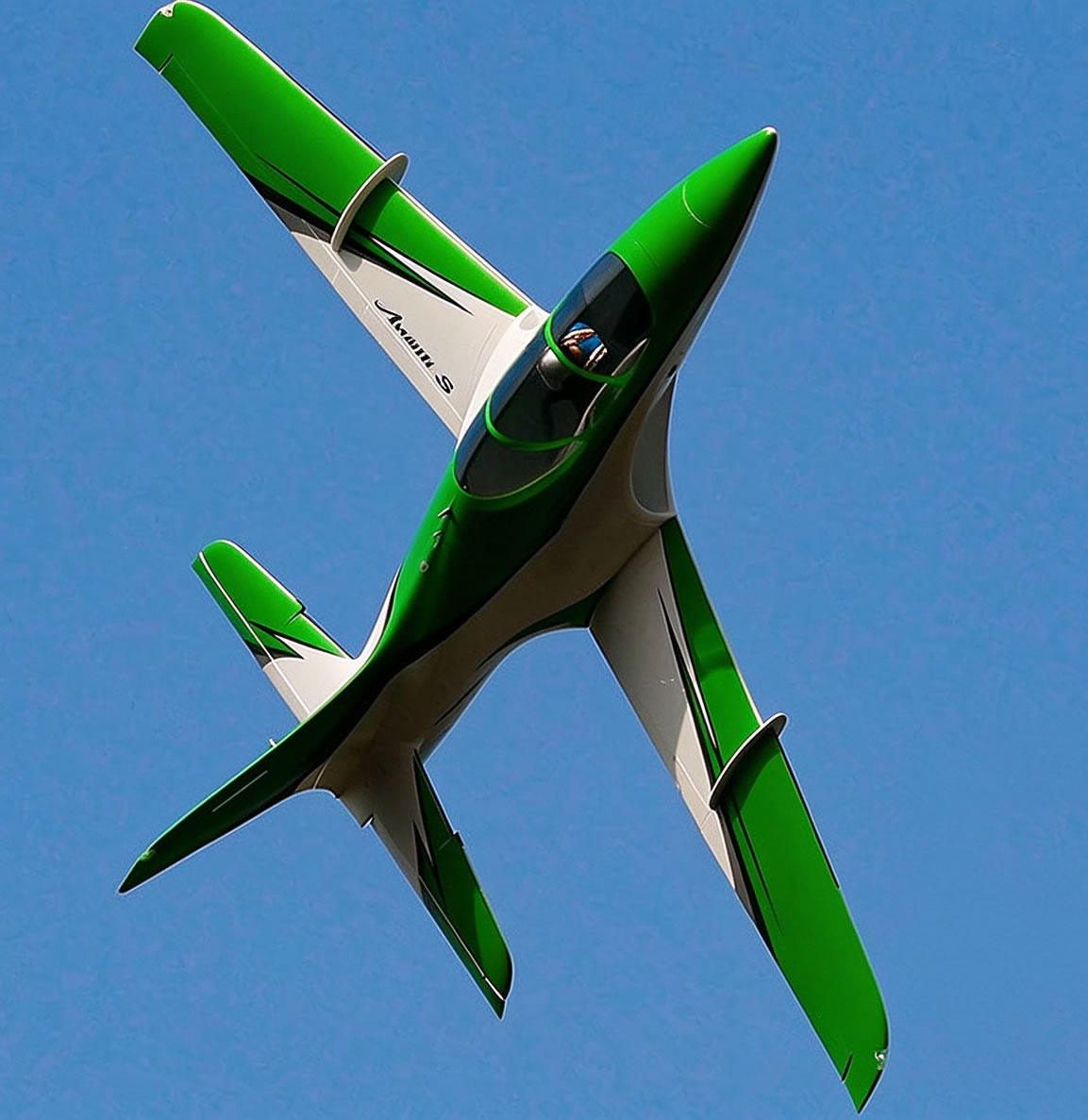 Freewing Avanti S Green High Performance 90mm EDF Sport ARF PLus Jet